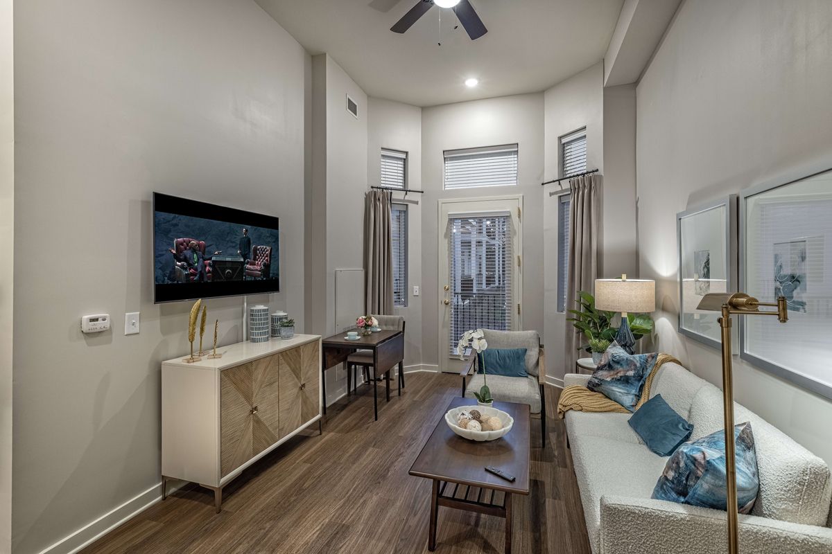 Varenita of West Cobb | Model Living Room Image
