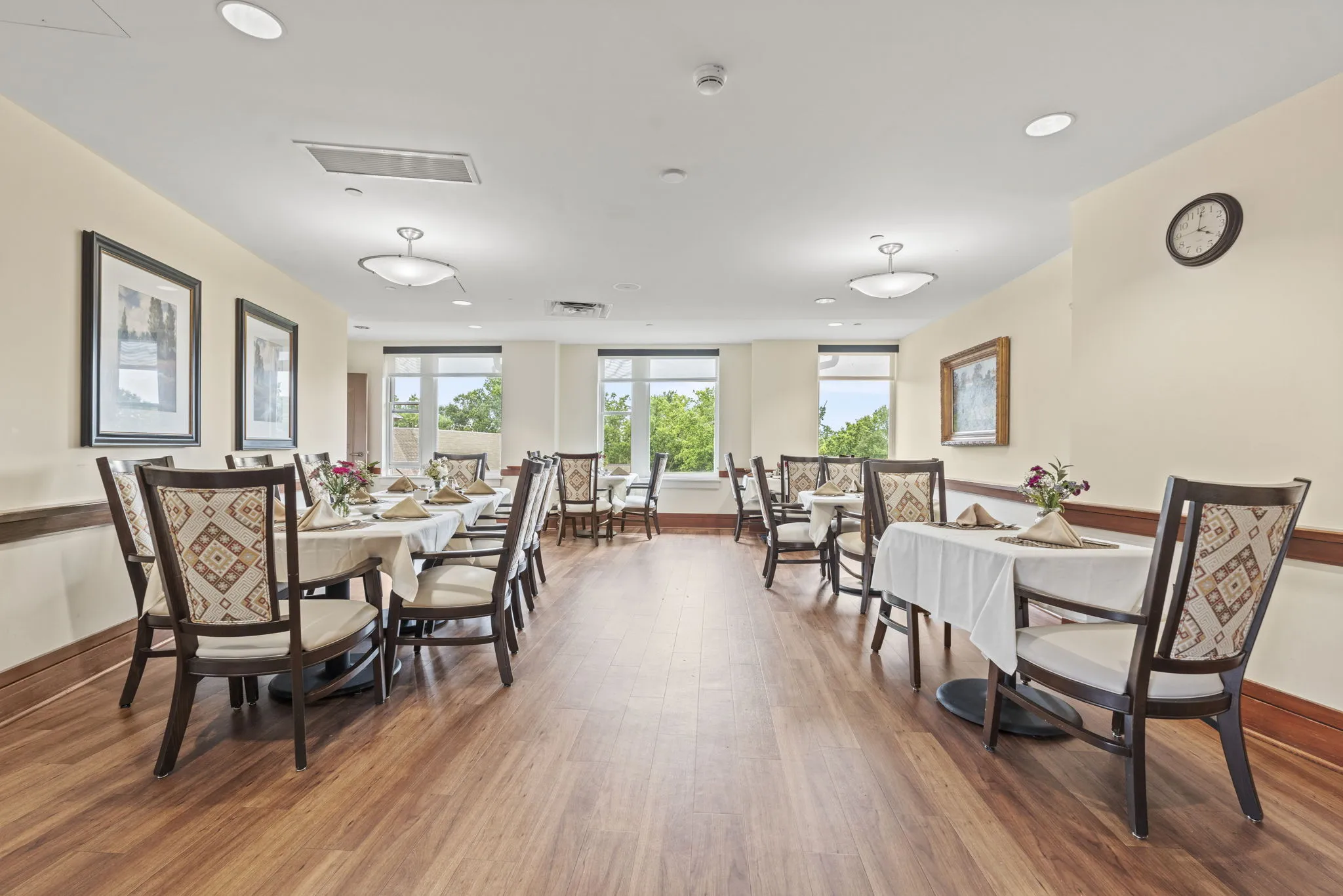 Sunrise at Fox Hill | Dining