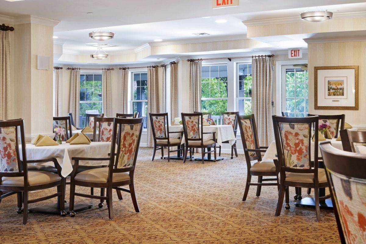 Sunrise of Des Peres Dining Room