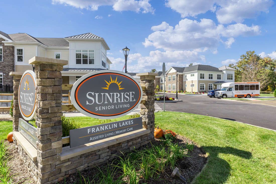 Assisted Senior Living in Franklin Lakes, NJ Sunrise of Franklin Lakes