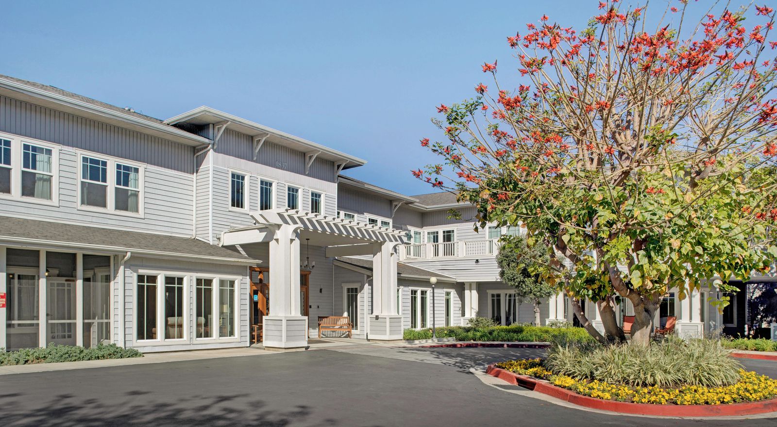 assisted-senior-living-in-hermosa-beach-ca-sunrise-of-hermosa-beach