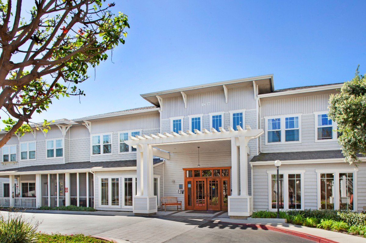 Sunrise of Hermosa Beach Entrance