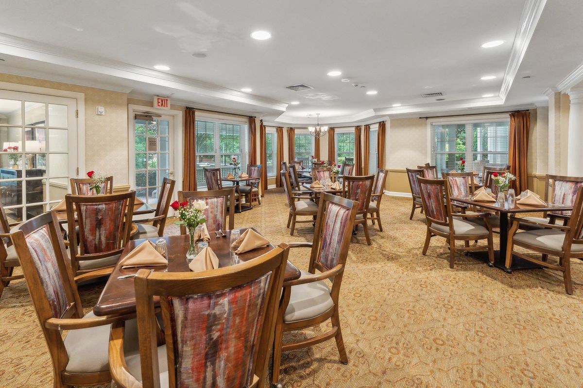 Sunrise of Buckhead I Dining
