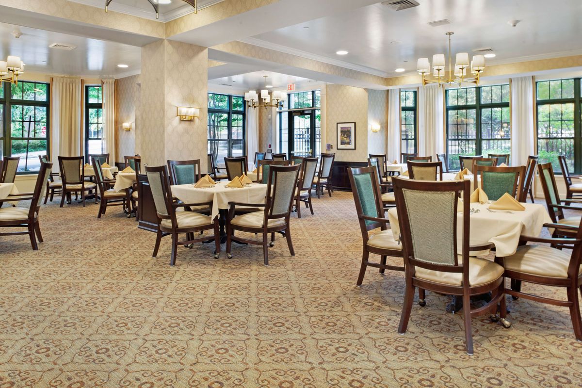 Sunrise on Connecticut Avenue | Dining Room