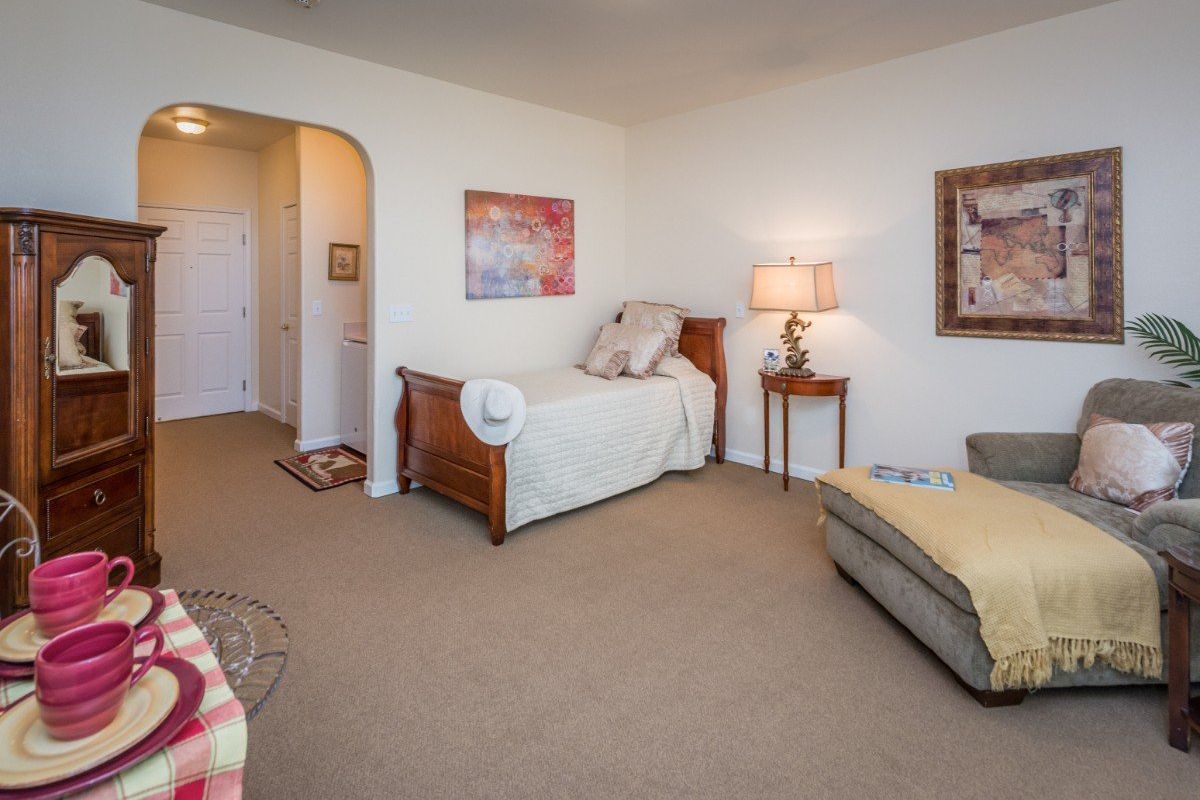 Sunrise of Fresno Suite Bedroom