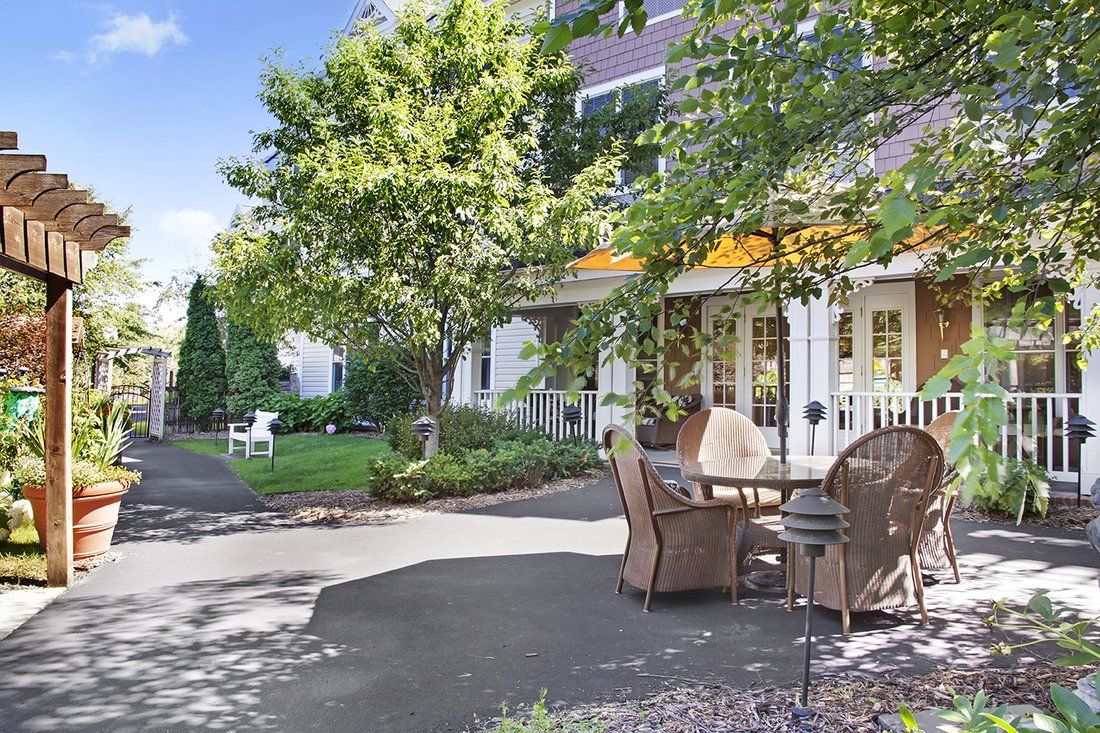 Sunrise of Minnetonka Courtyard and Patio