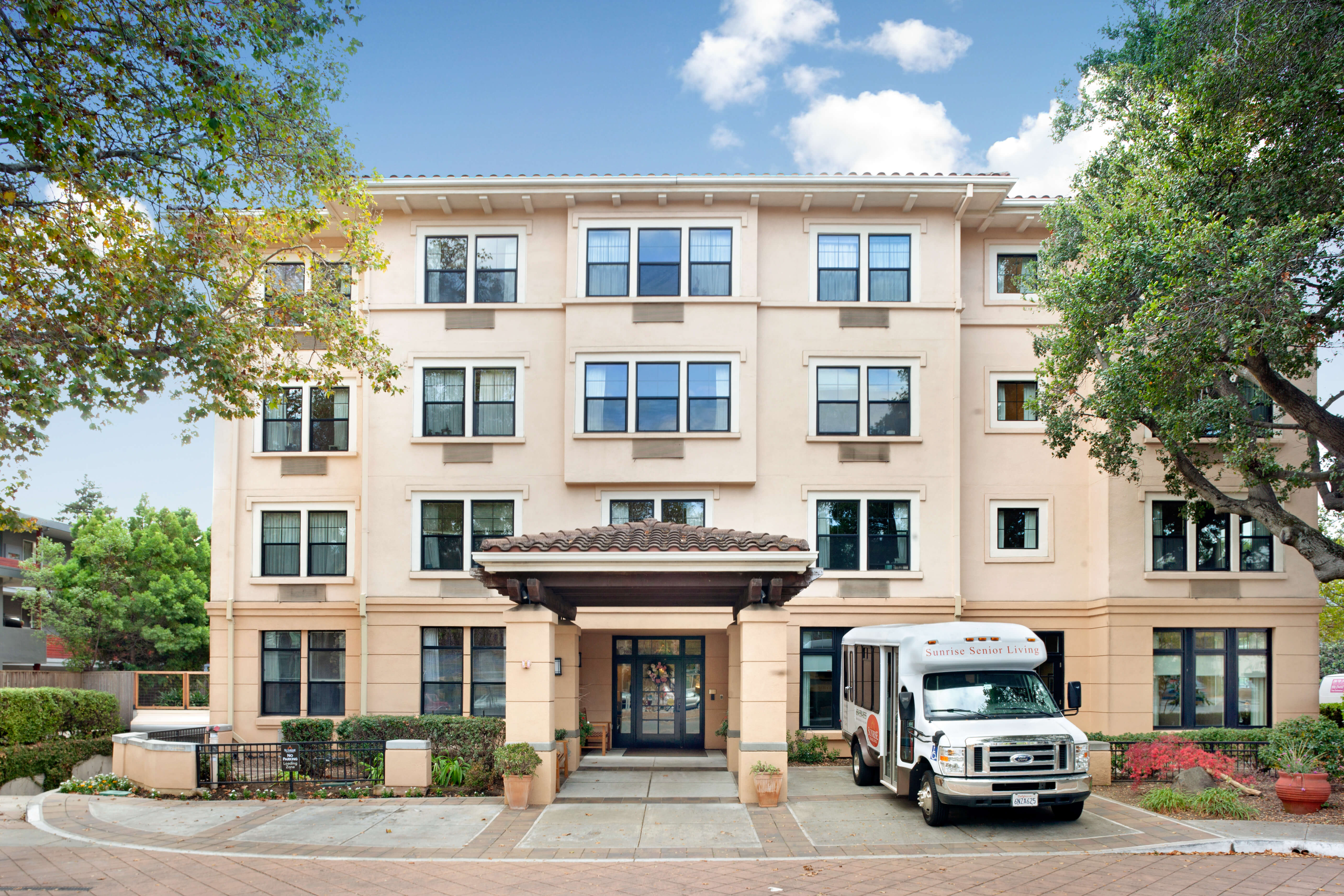 Sunrise of San Mateo | Exterior