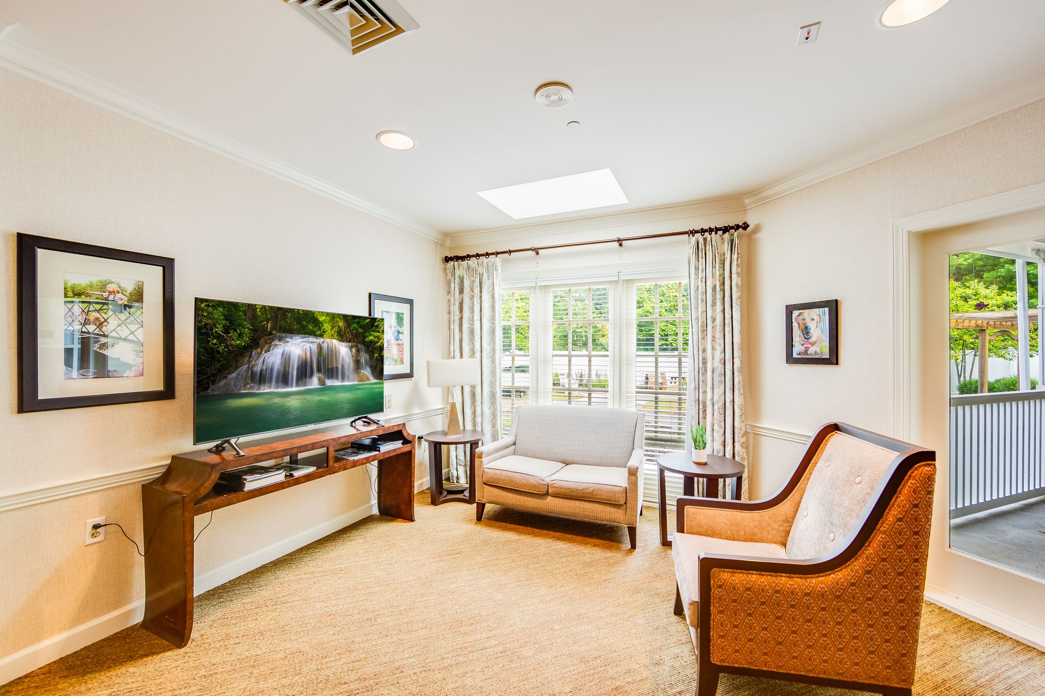 Living Room | Sunrise of Granite Run