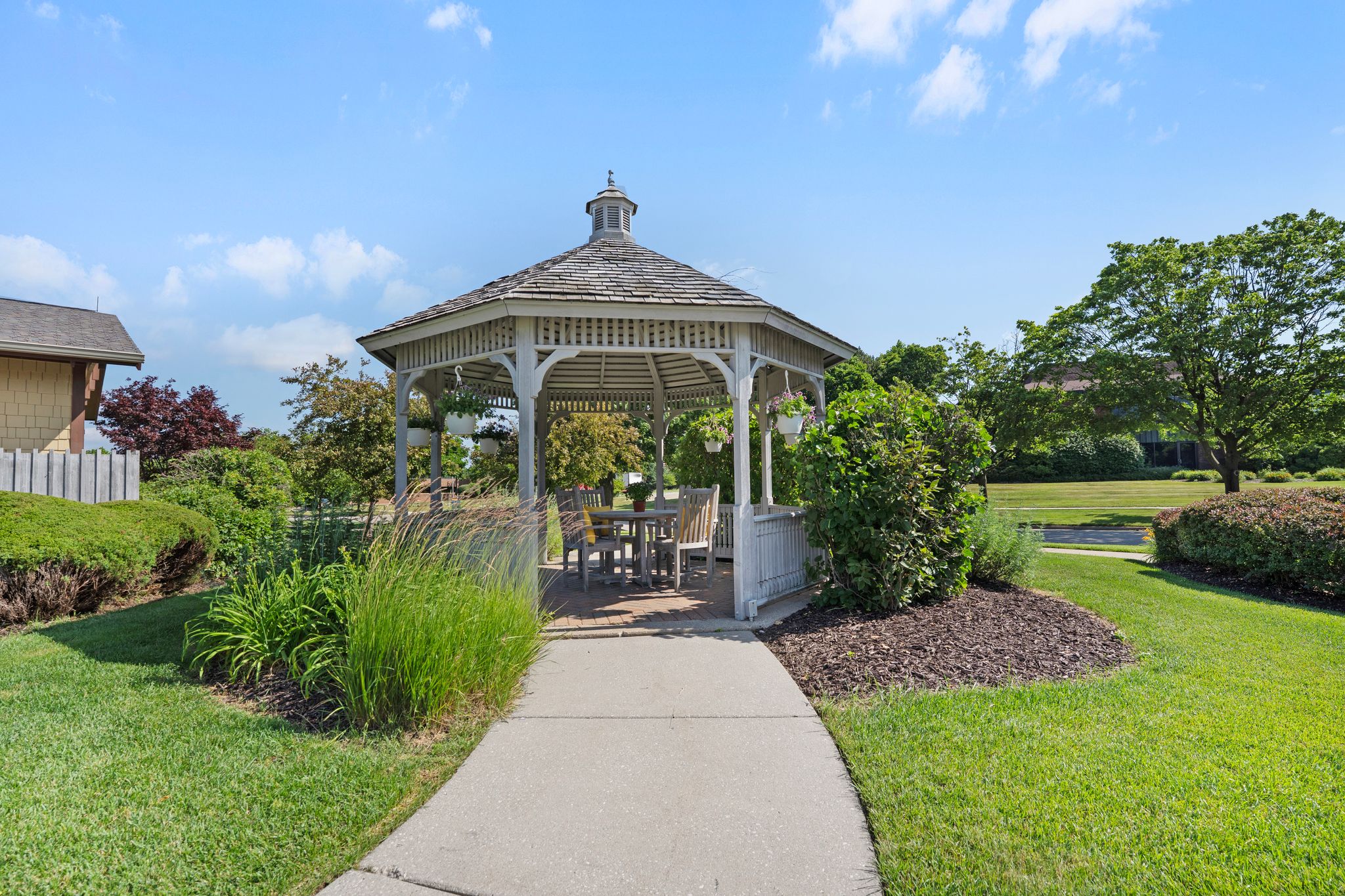 Sunrise of Cascade | Exterior