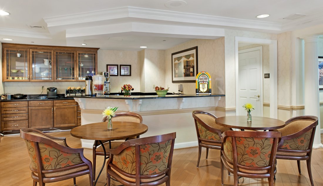 Sunrise at Huntcliff Summit II I Bistro