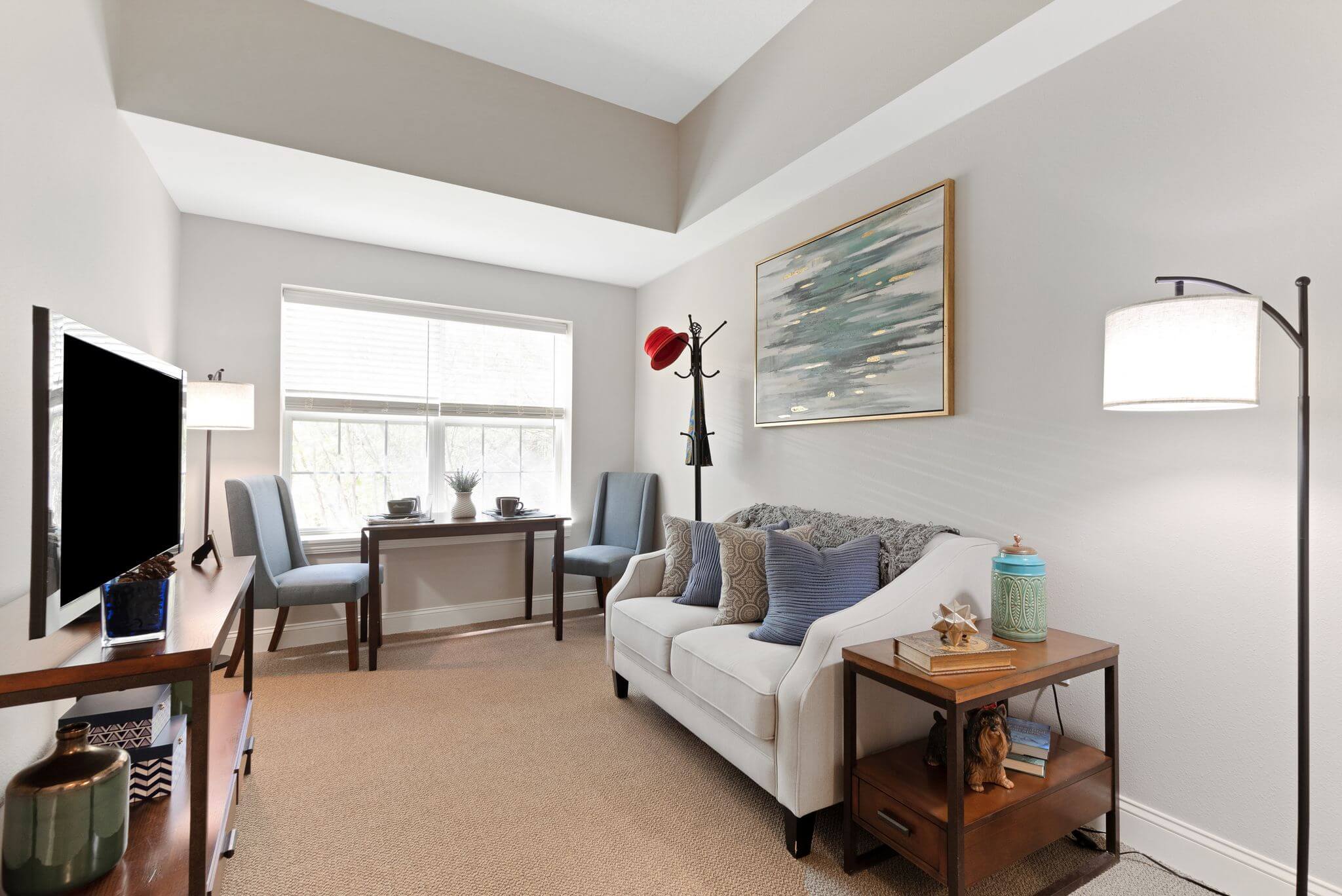 Suite Living Room | Brighton Gardens of Wheaton 