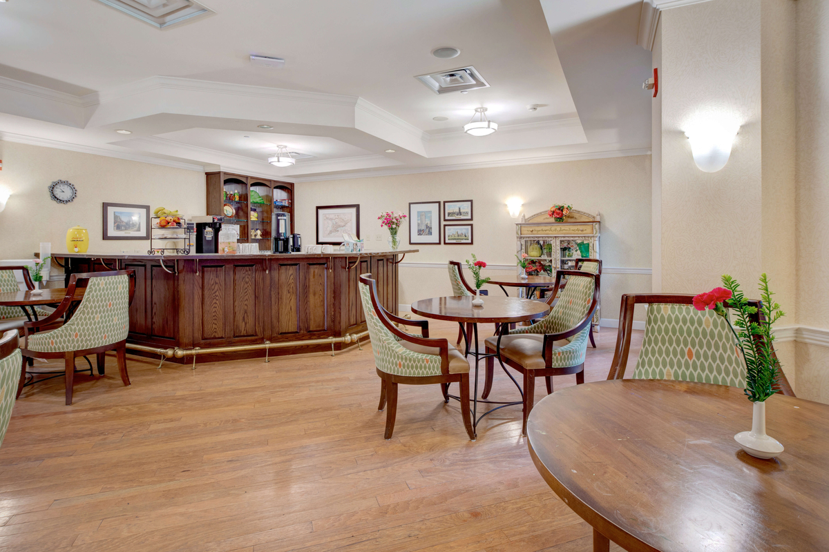 Bistro | Sunrise of Aurora