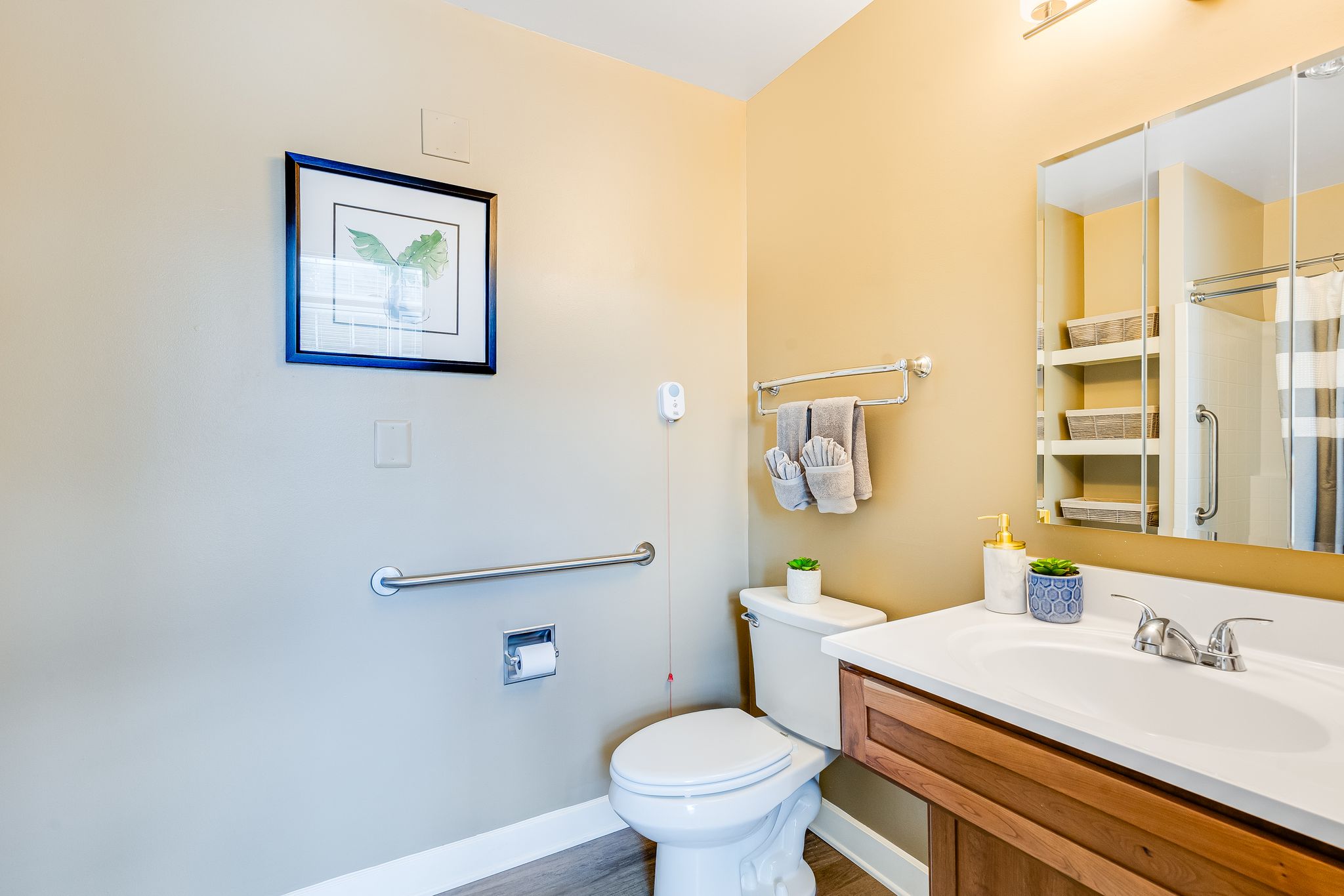 Sunrise of Lincroft | Model Bath