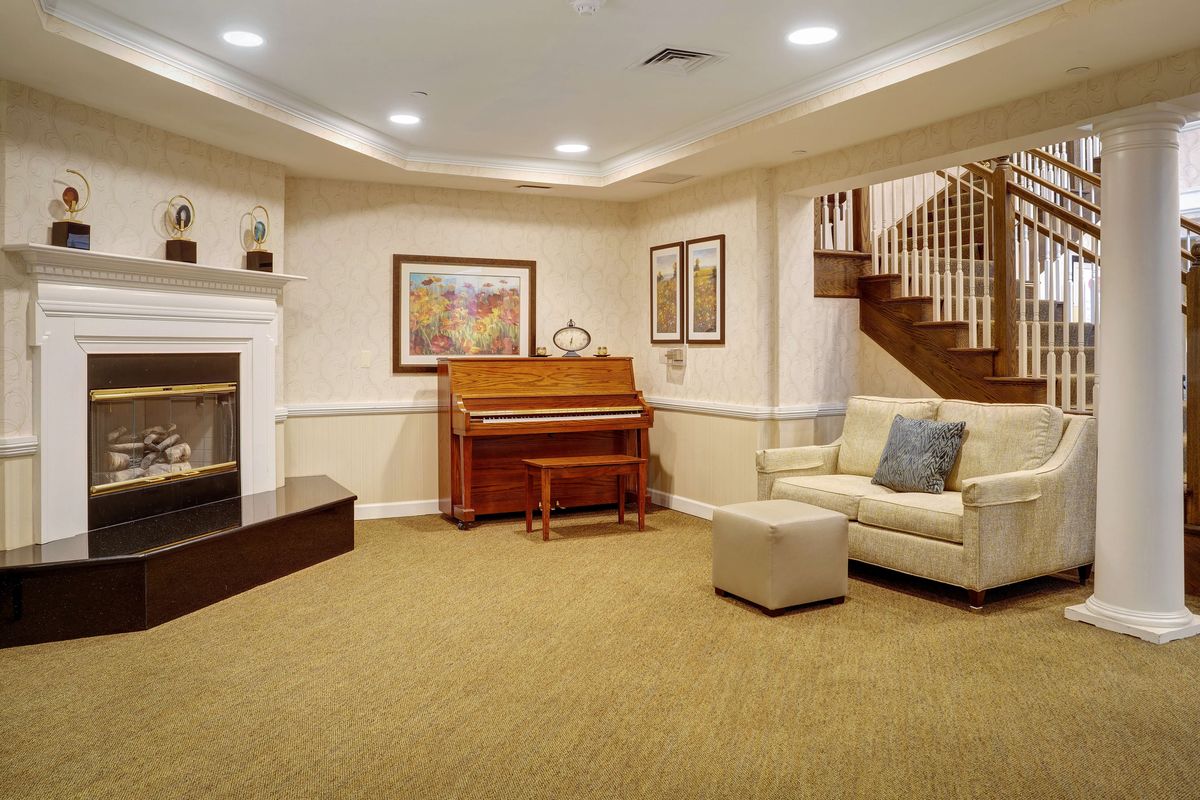 Sunrise of Rochester | Living Room
