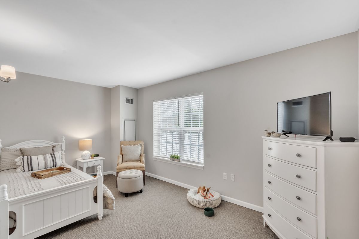 Brighton Gardens of Florham Park, model bedroom