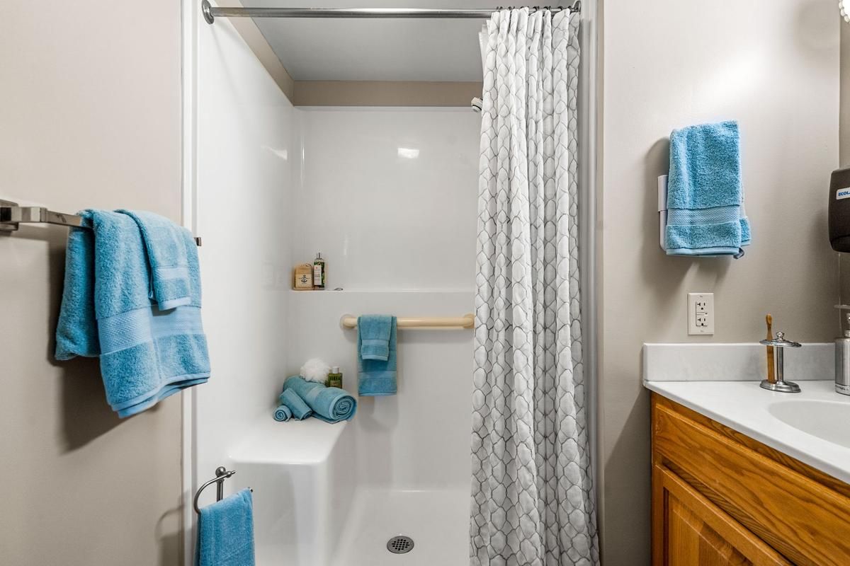 plymouth-suite-bathroom.jpg