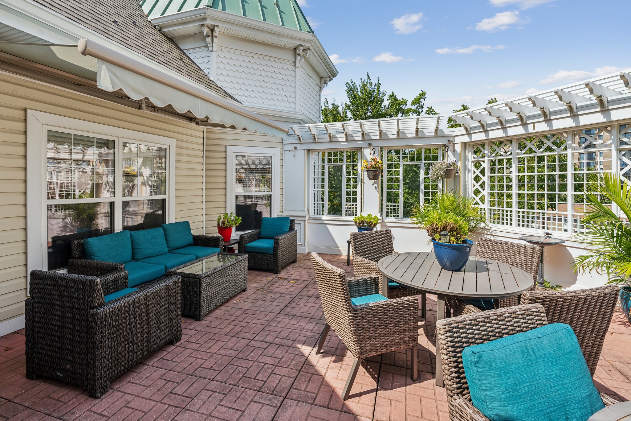 Sunrise of Rockville | Patio