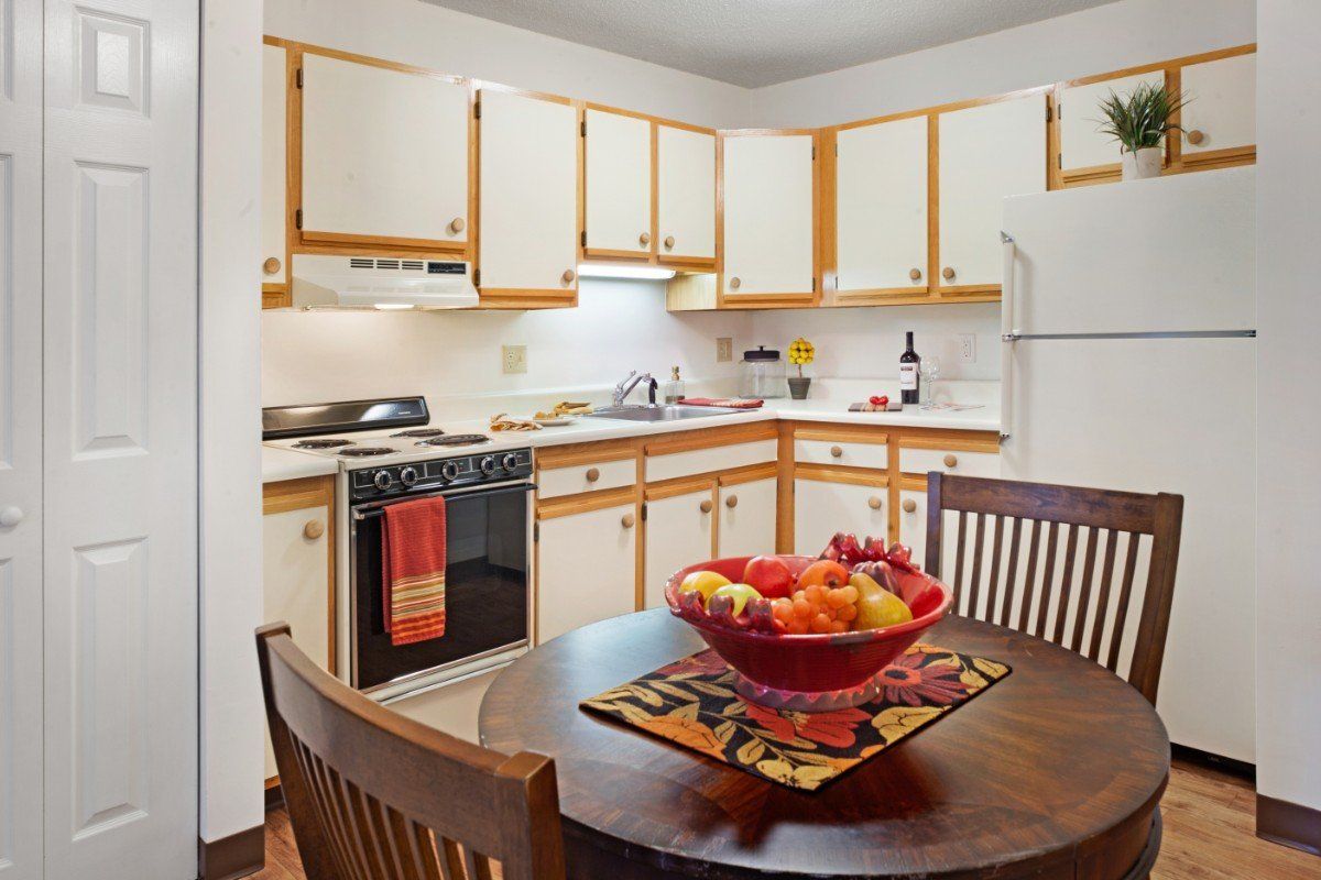 Huntington Common Apartment Kitchen