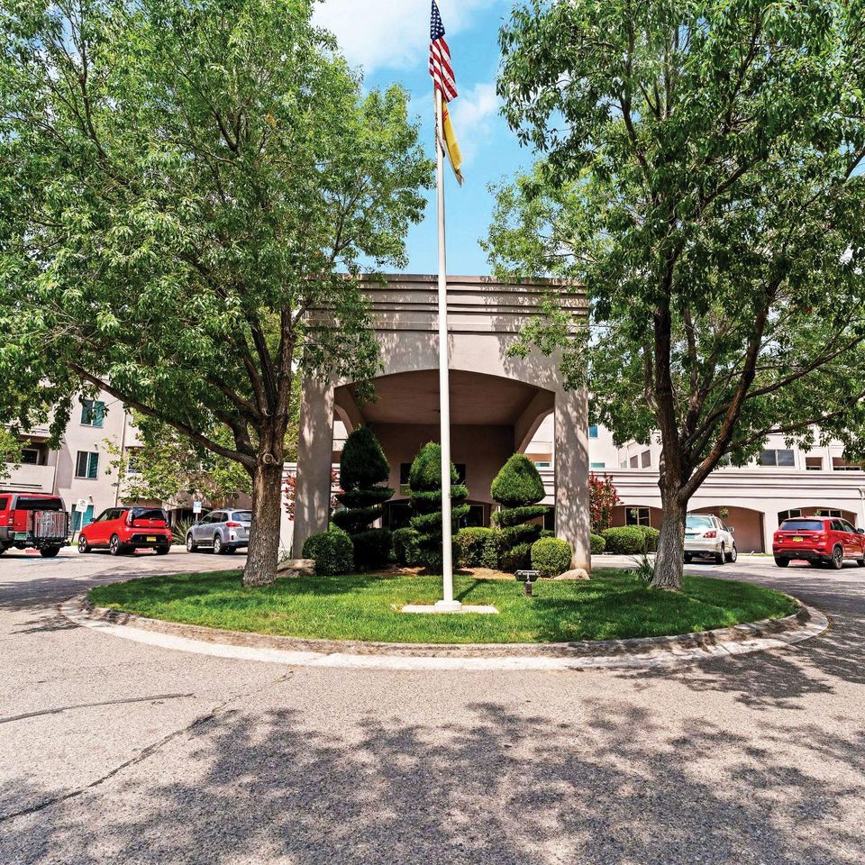 Independent Senior Living in Albuquerque , NM Bear Canyon Estates