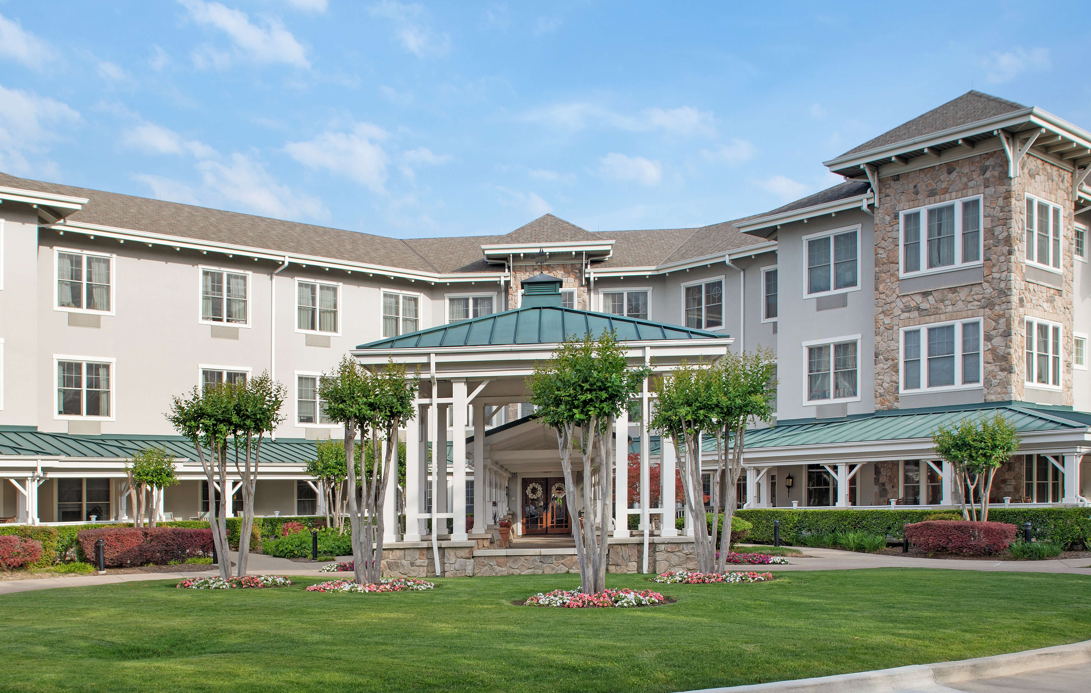 Exterior | Sunrise on Hillcrest