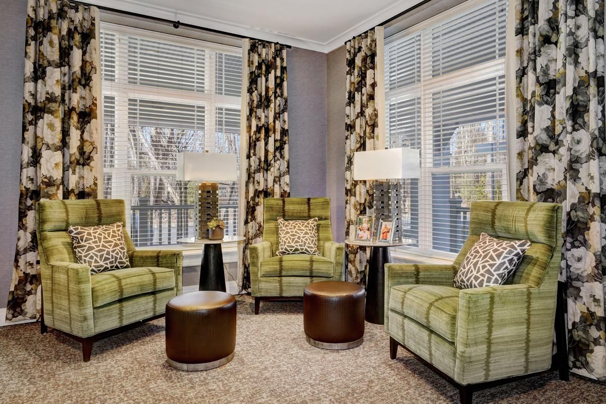 Sunrise of Livingston | Sitting Area