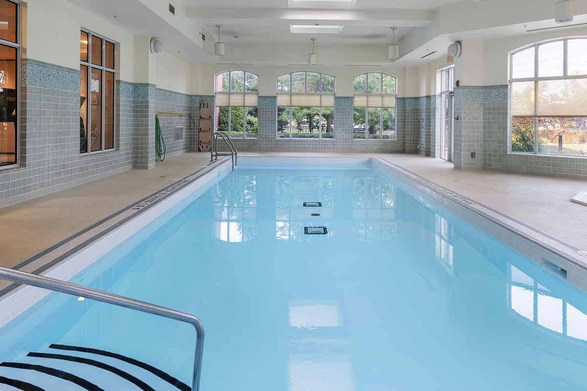 Sunrise of Thornhill | Pool