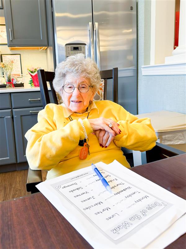 Senior resident learning Spanish