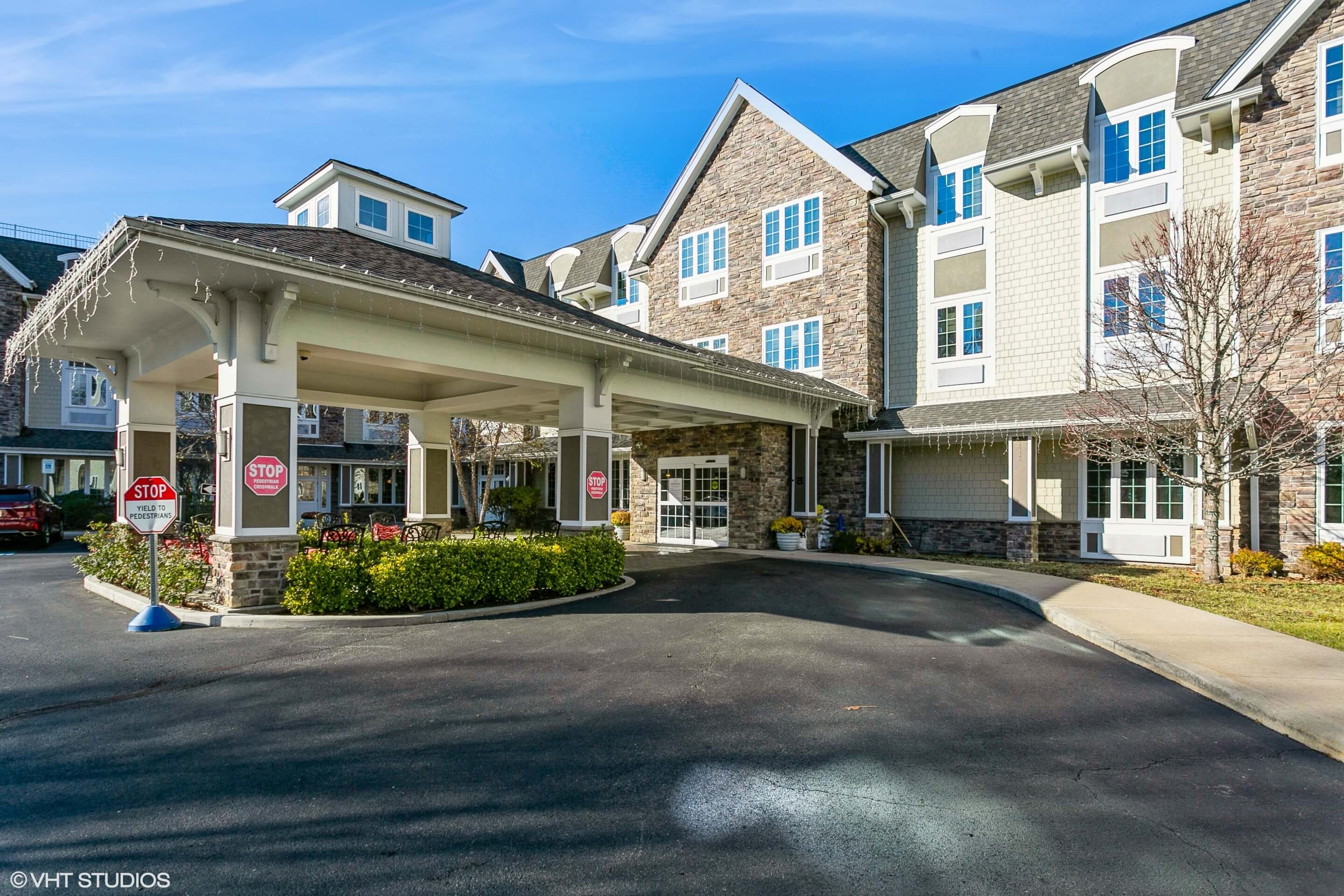 Exterior | Sunrise of Scarsdale