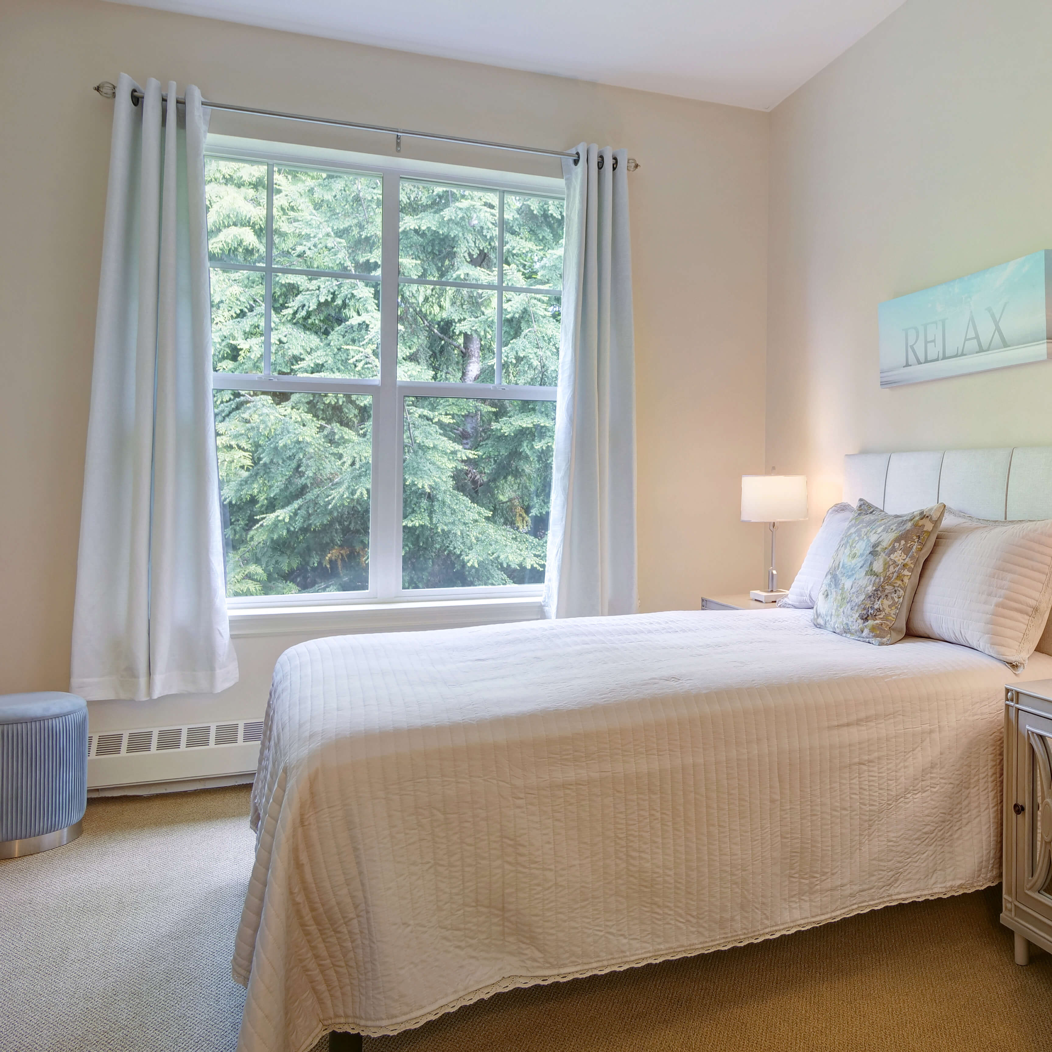Sunrise of Lynn Valley | Bedroom
