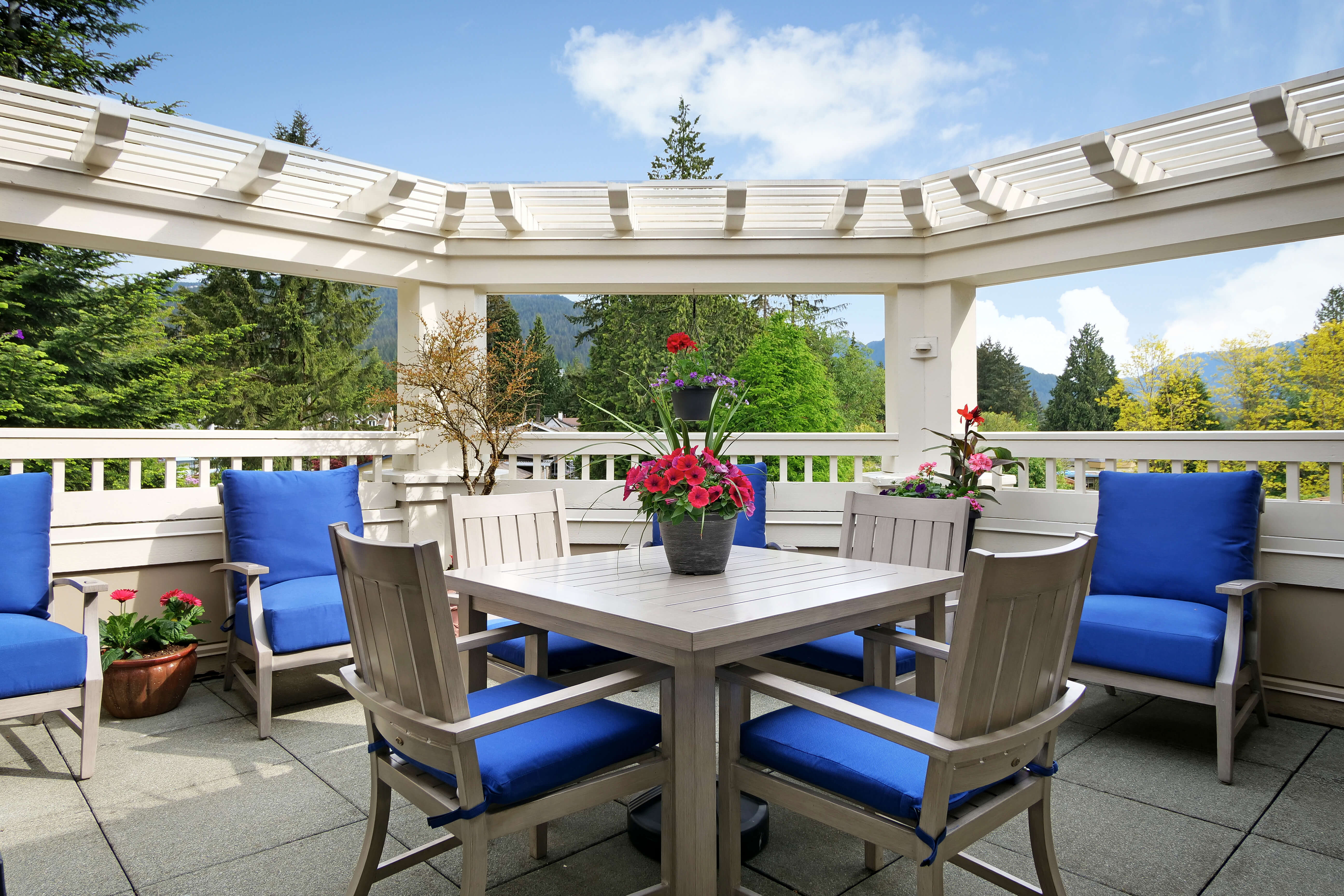 Sunrise of Lynn Valley | Porch