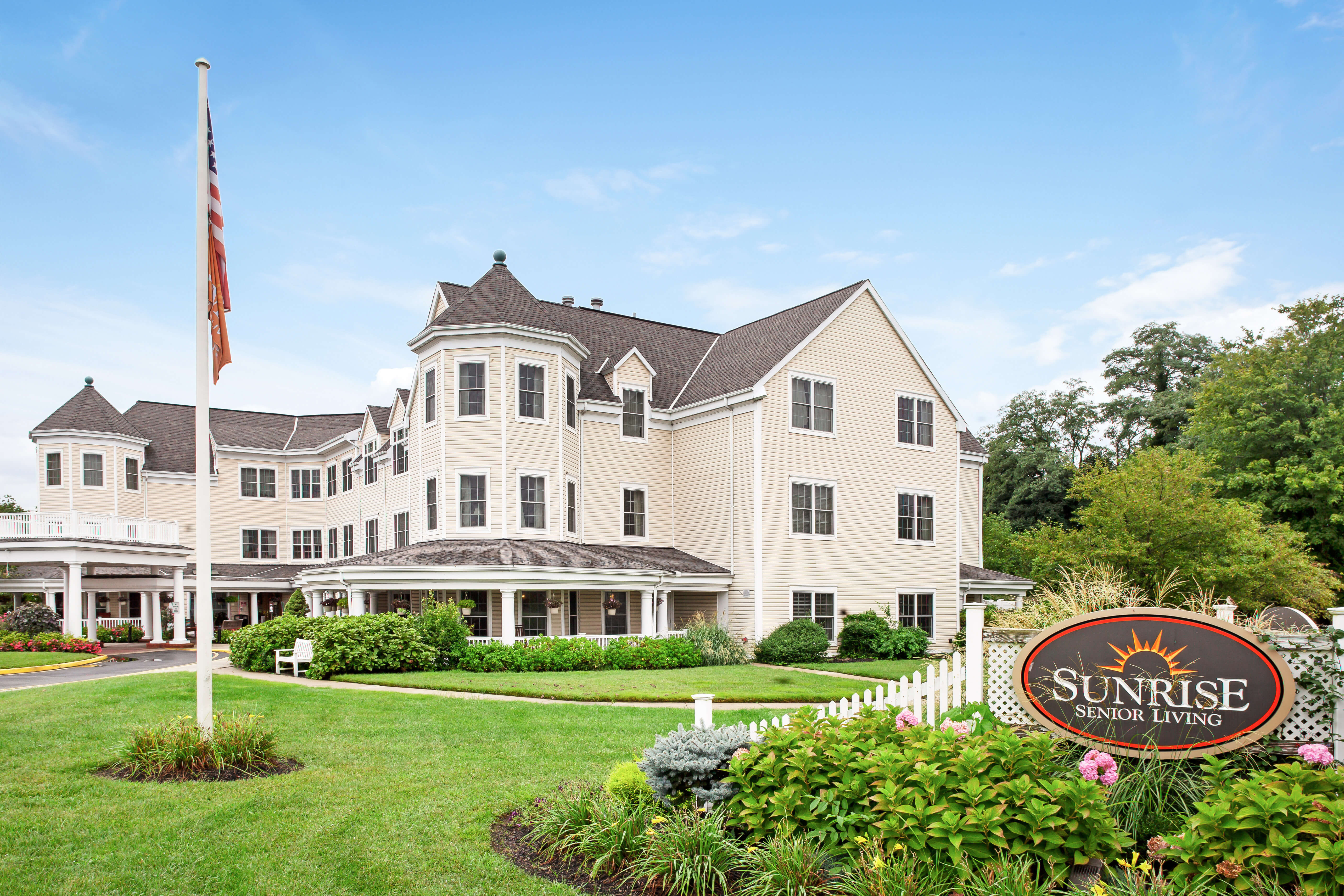 Exterior | Sunrise of Smithtown