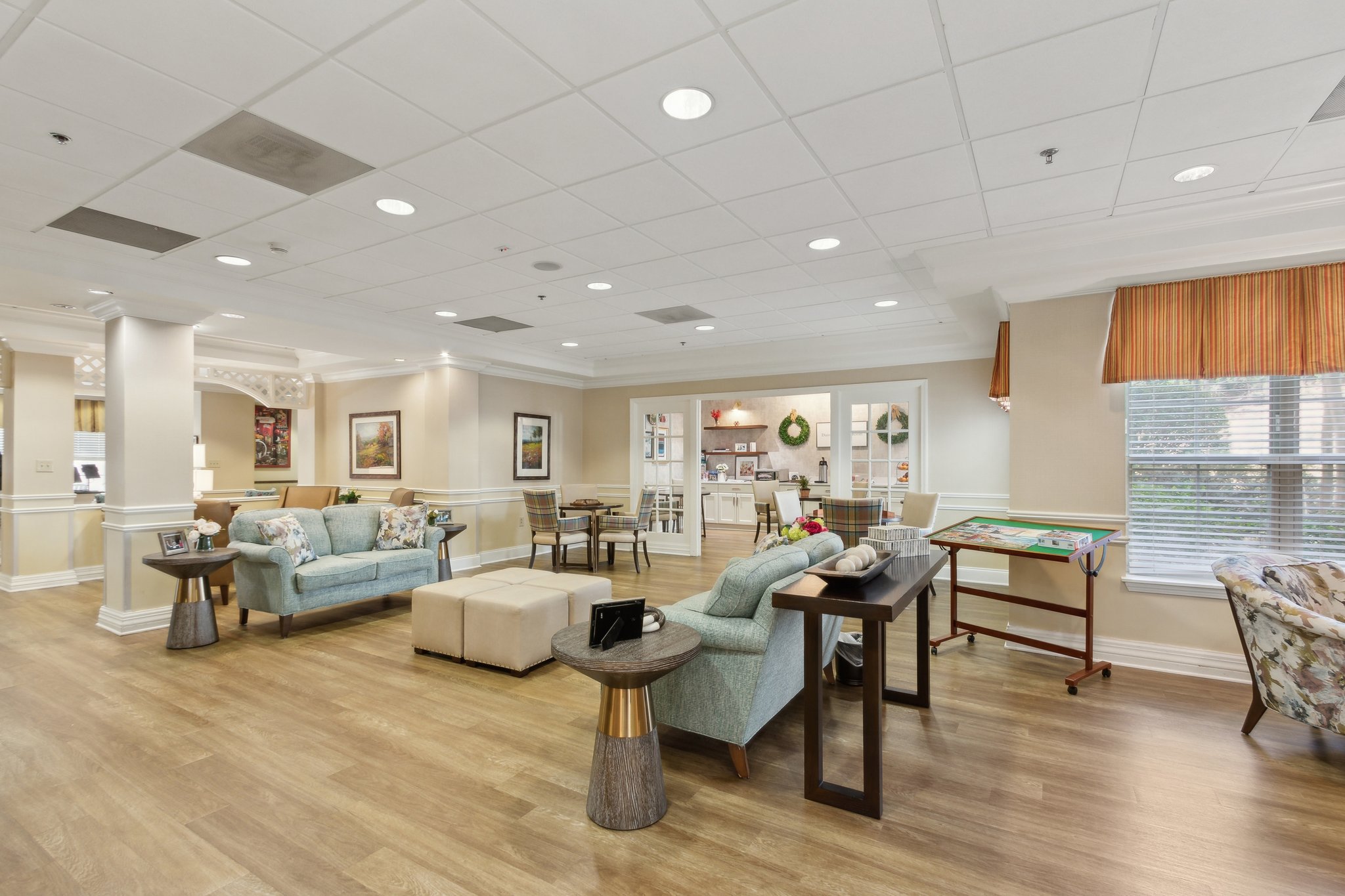 Living Room | Brighton Gardens of Dunwoody 