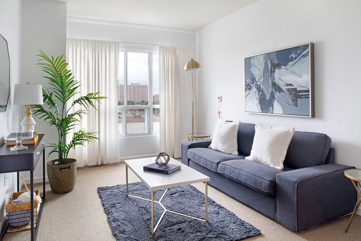 Sunrise of Thornhill | Model Suite Living Room