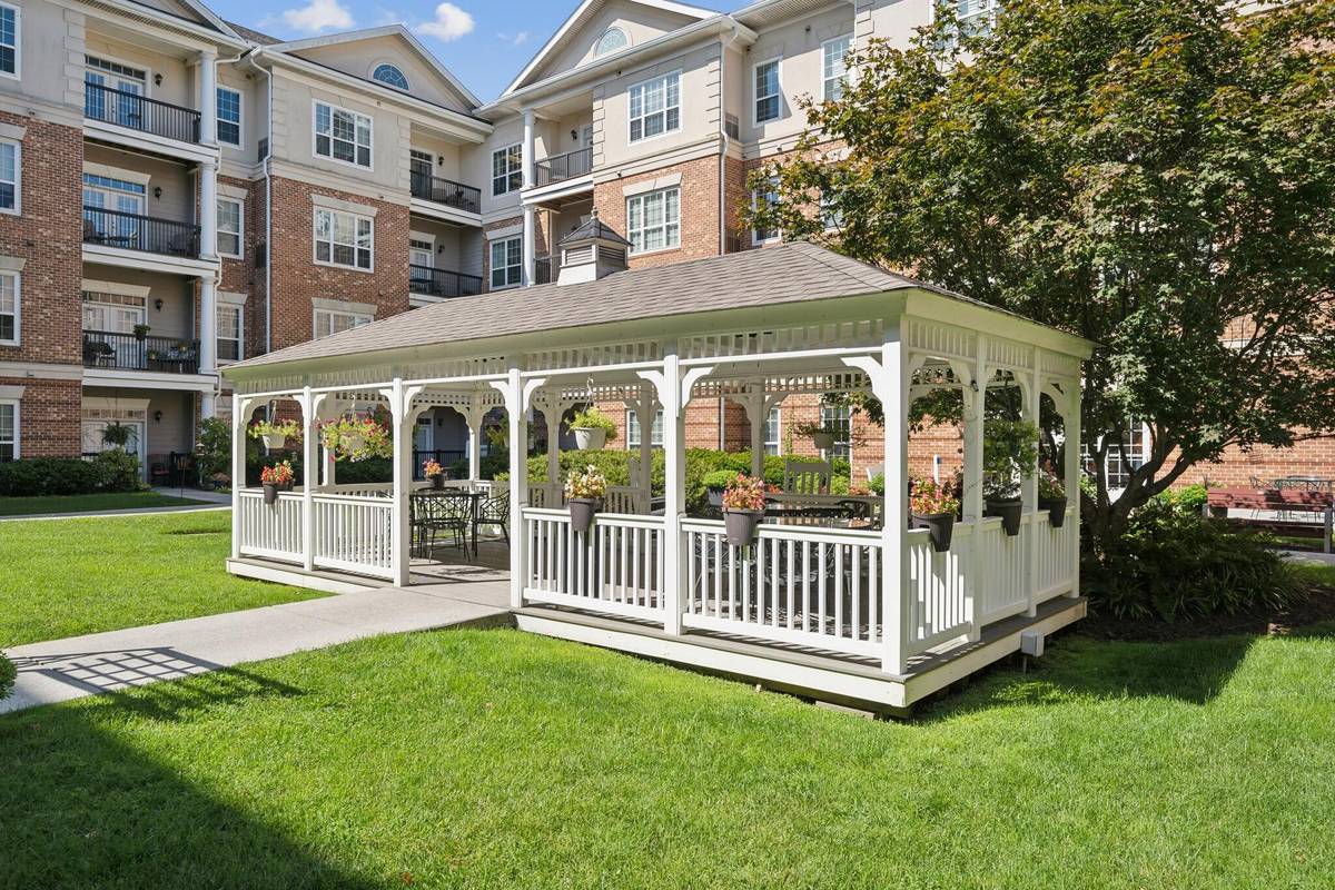 Gazebo | Sunrise Villa Tuckahoe