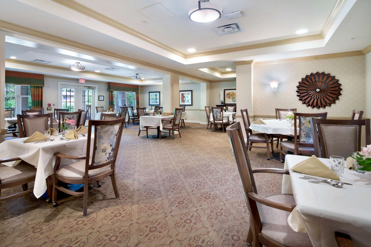 Dining Room | Sunrise of Bloomfield Hills