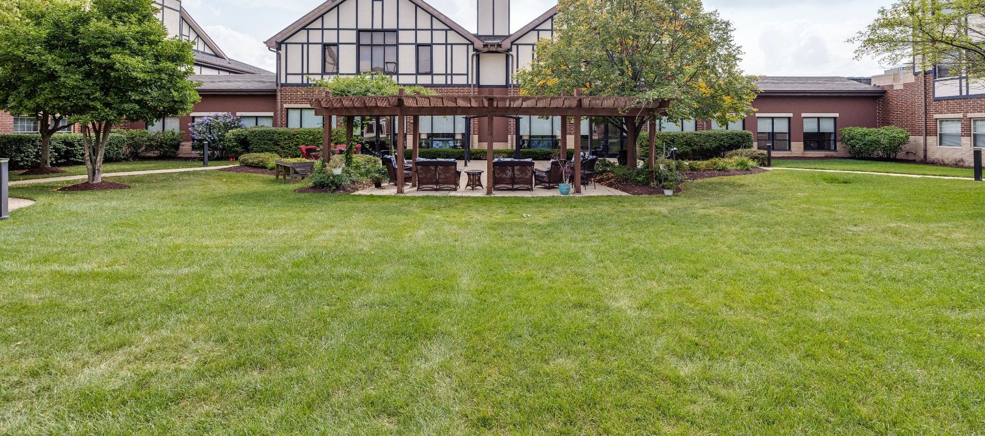 Exterior, Sunrise Villa Olympia Fields Town Home