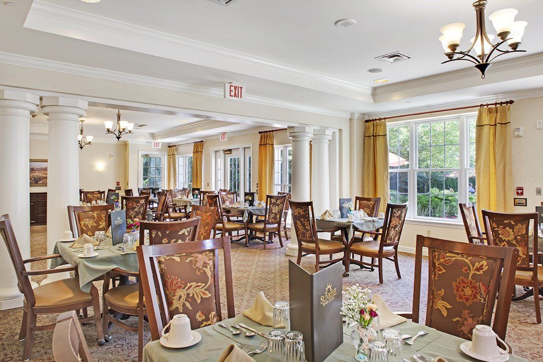 Sunrise of Grosse Pointe Woods Dining Room