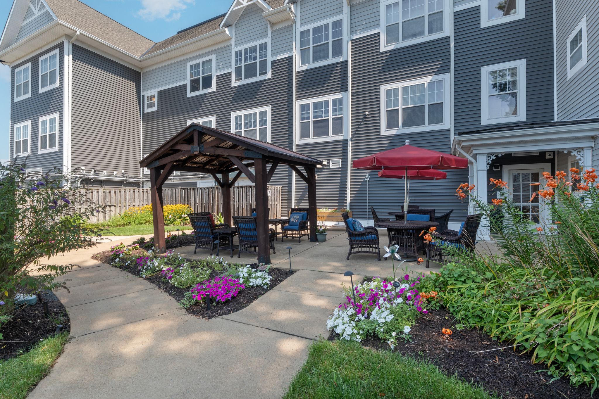 Garden | Sunrise of Springfield