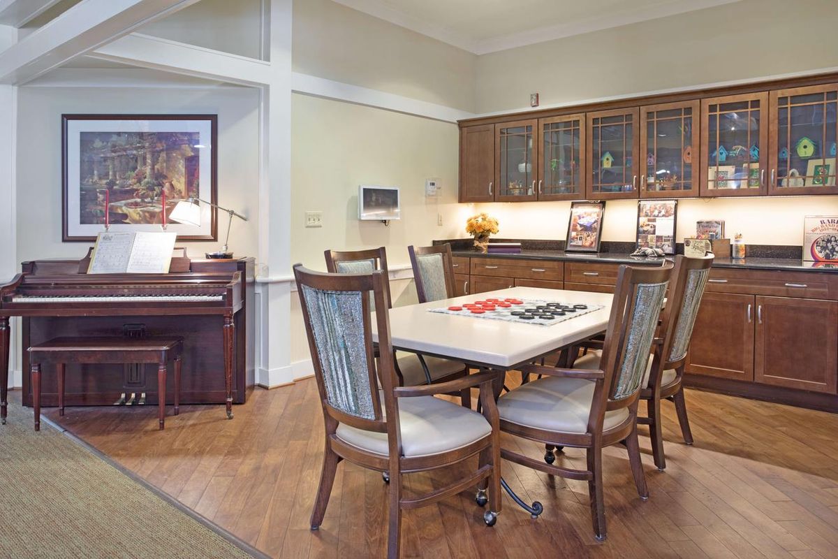 Sunrise of Richmond I activity room