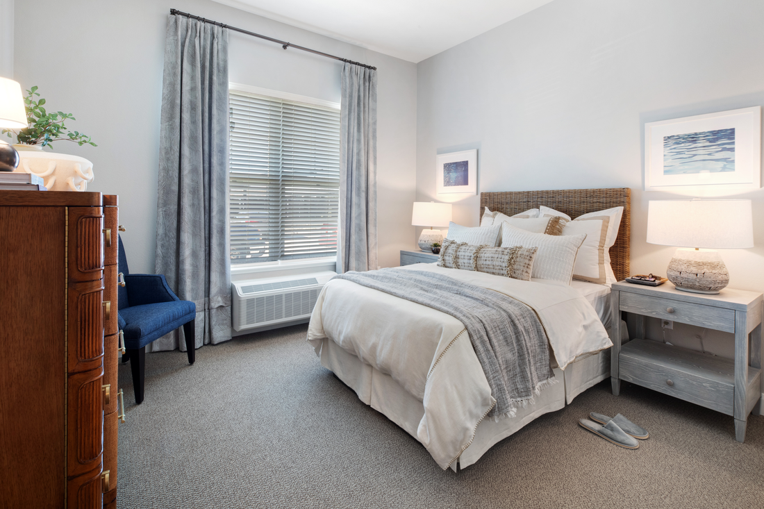 Sunrise of Oceanside | Suite Bedroom