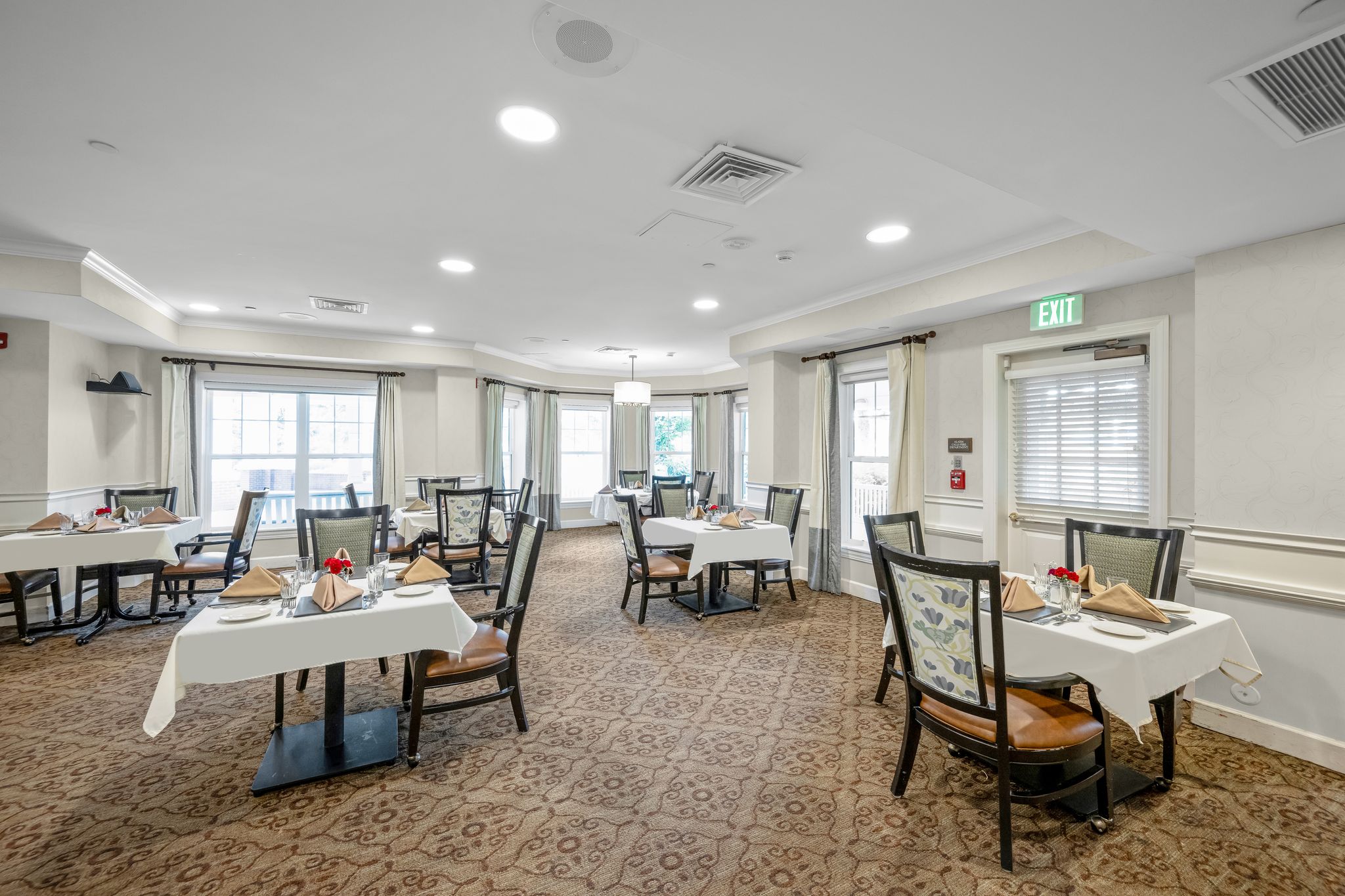 Dining Room | Sunrise at Orchard