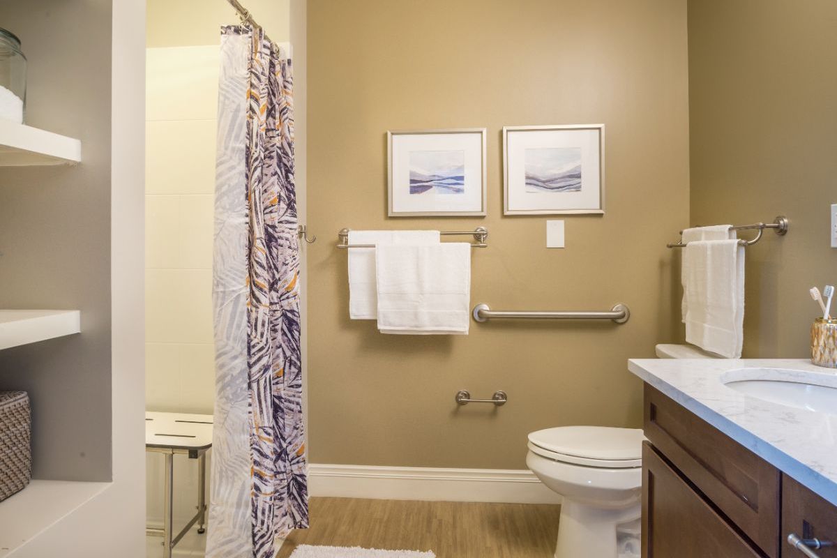 Sunrise of Old Town One Bedroom Suite Bathroom