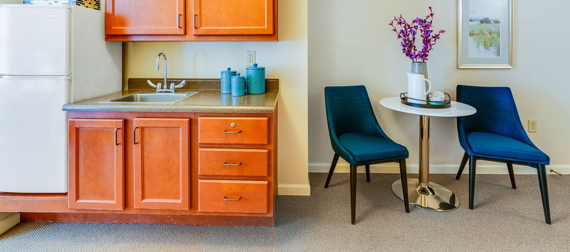 Kitchenette at Sunrise of Louisville