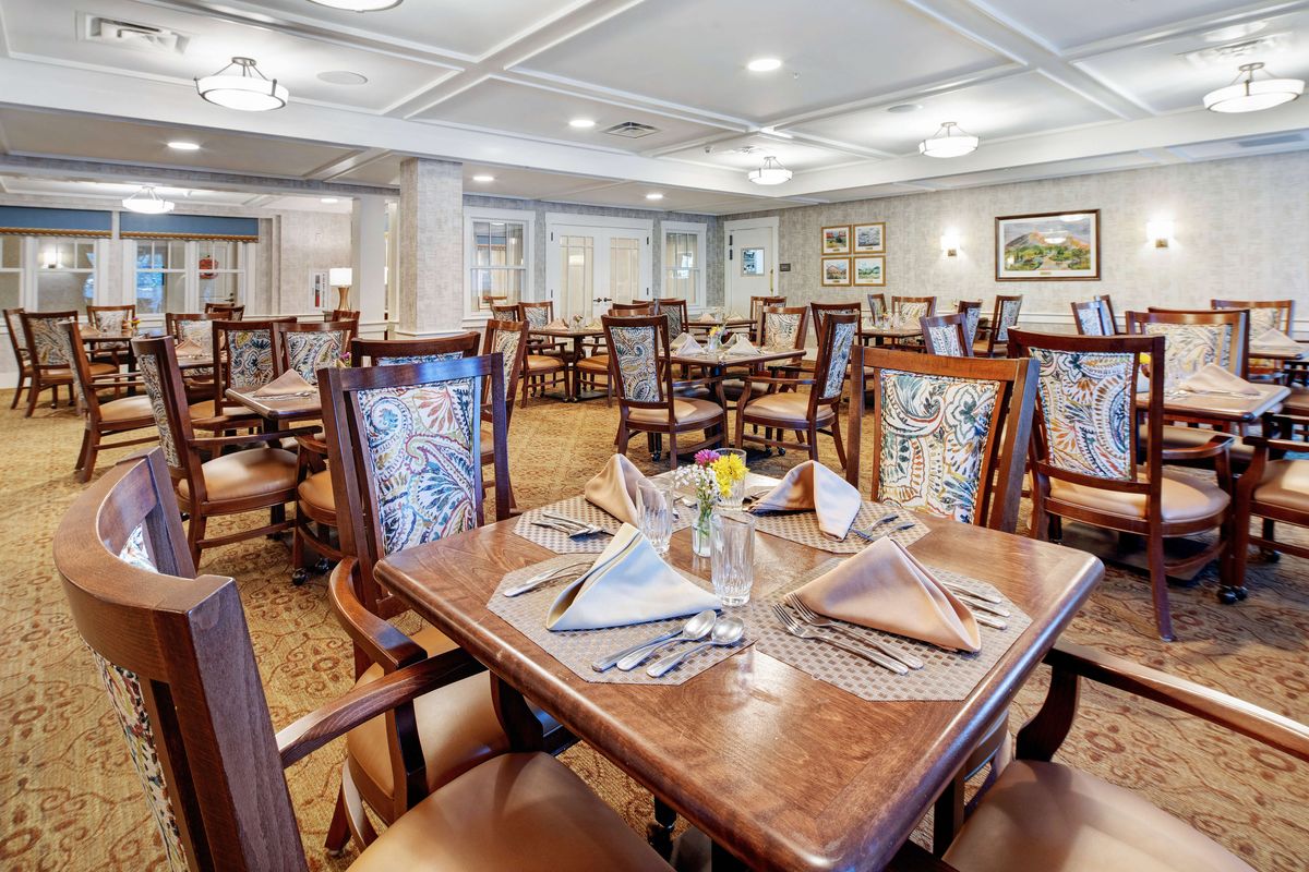 Dining Room at Sunrise at Holladay