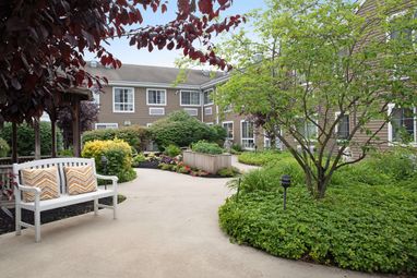 Brighton Gardens of Edison | Garden