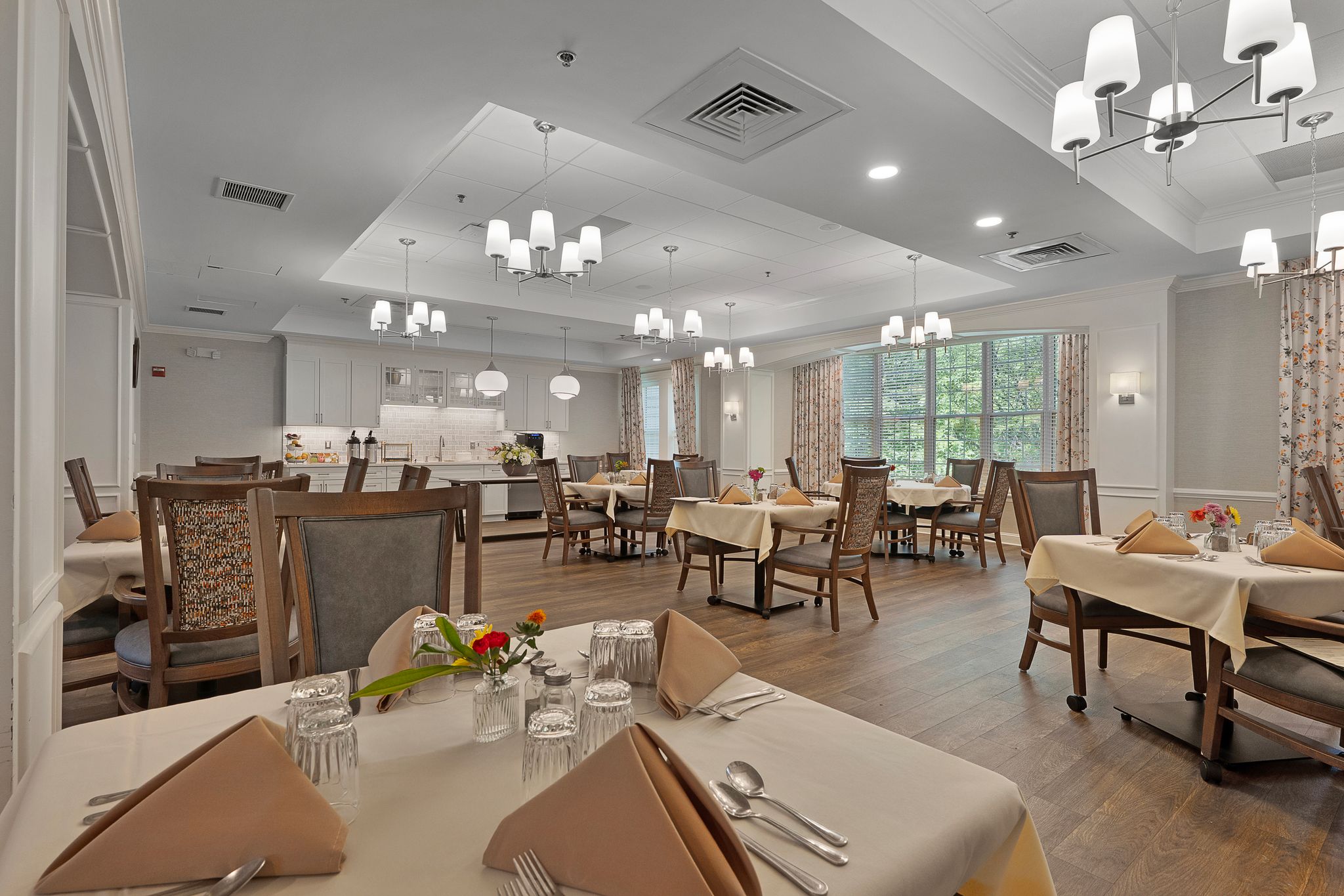 Dining Room | Sunrise at Reston Town Center