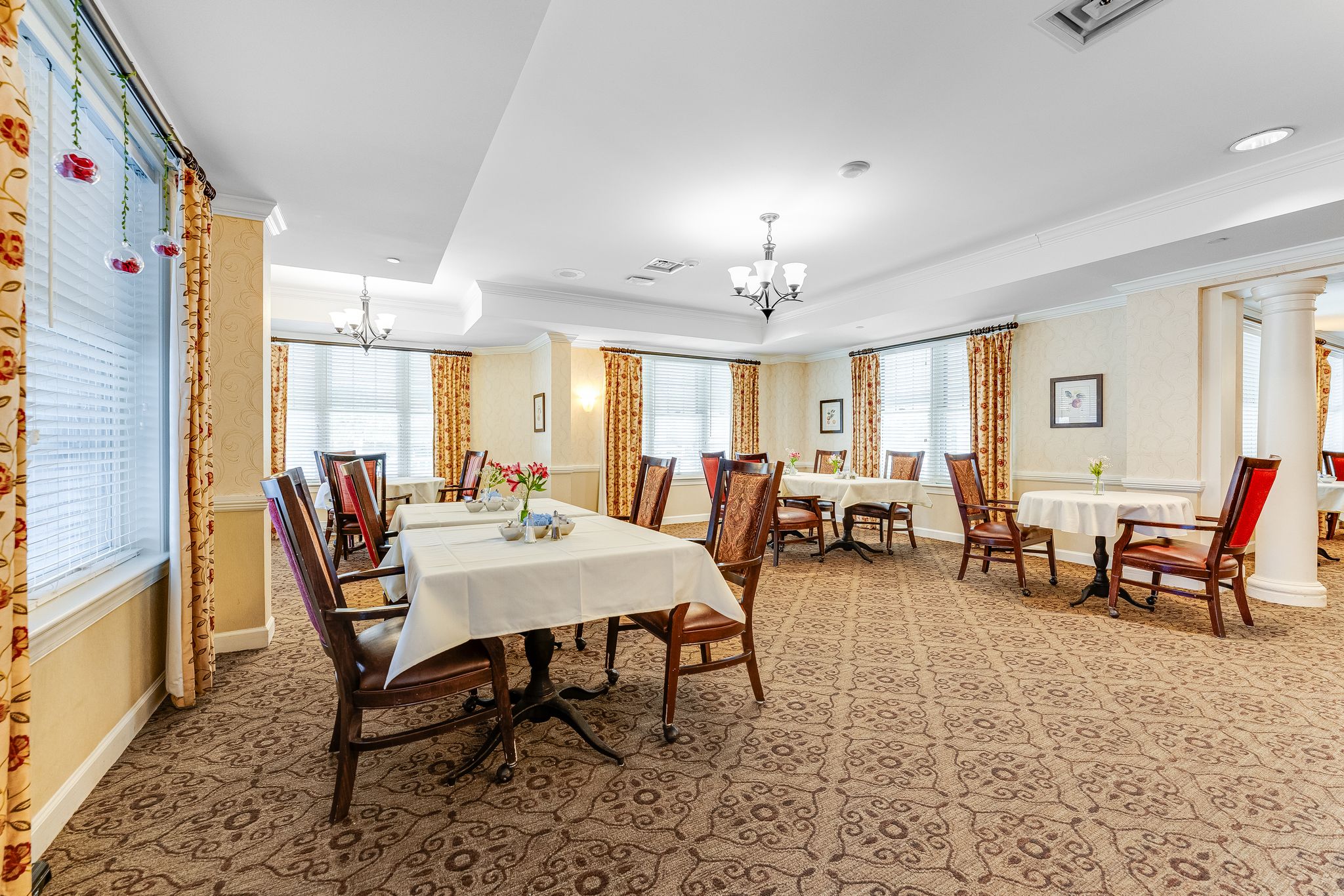Sunrise of Lynnfield | Dining Room
