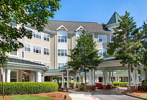 Assisted Senior Living in Sandy Springs, GA | Sunrise at Huntcliff Summit II