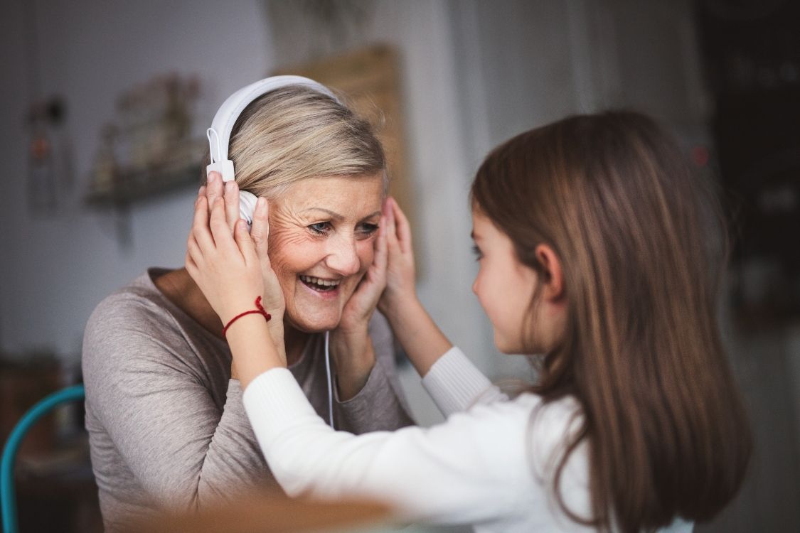 SSL_Blog_12_22_Tips for creating playlist for seniors with dementia.jpg