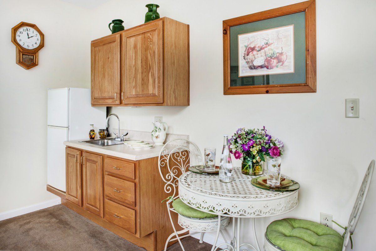 Sunrise of Lower Makefield Suite Kitchenette